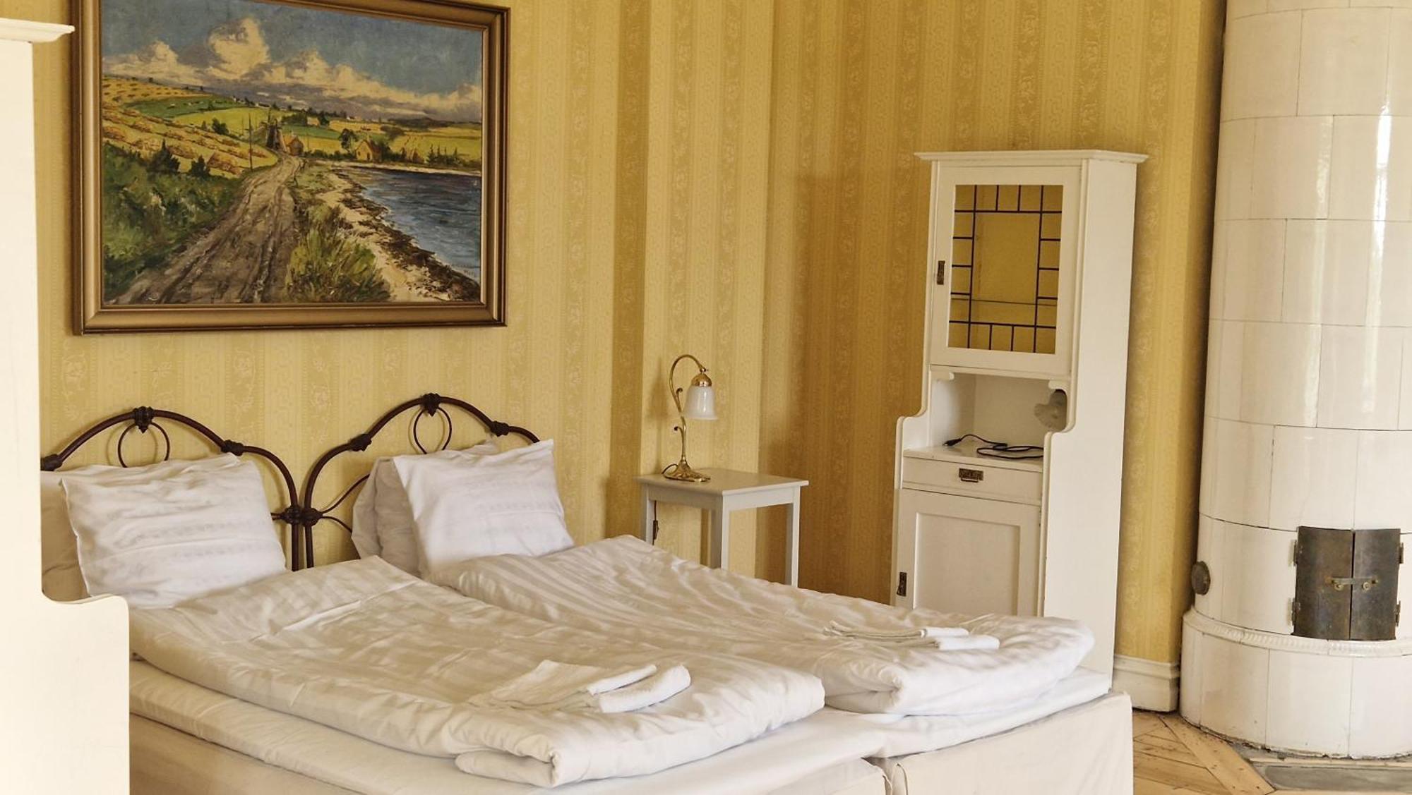Naeaes Slott Vendégház Floda Kültér fotó