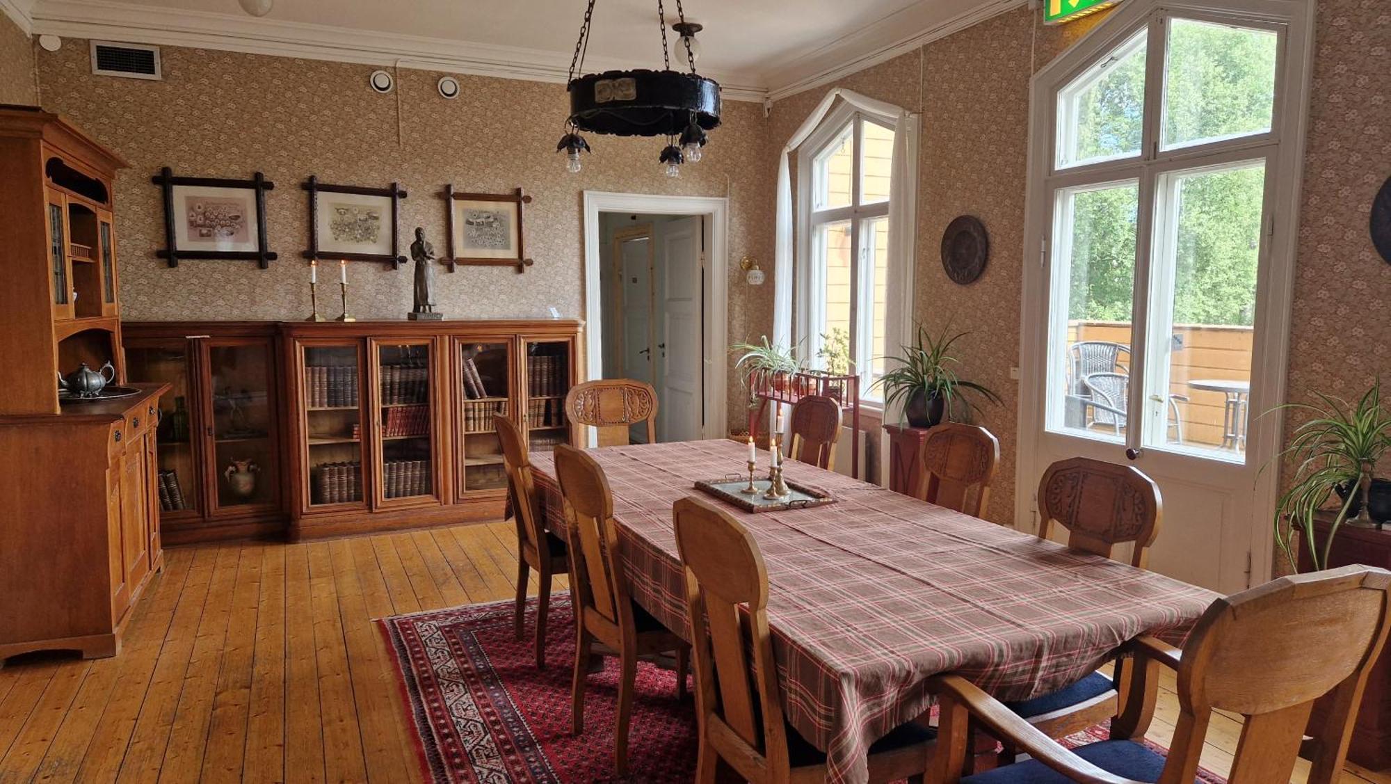 Naeaes Slott Vendégház Floda Kültér fotó