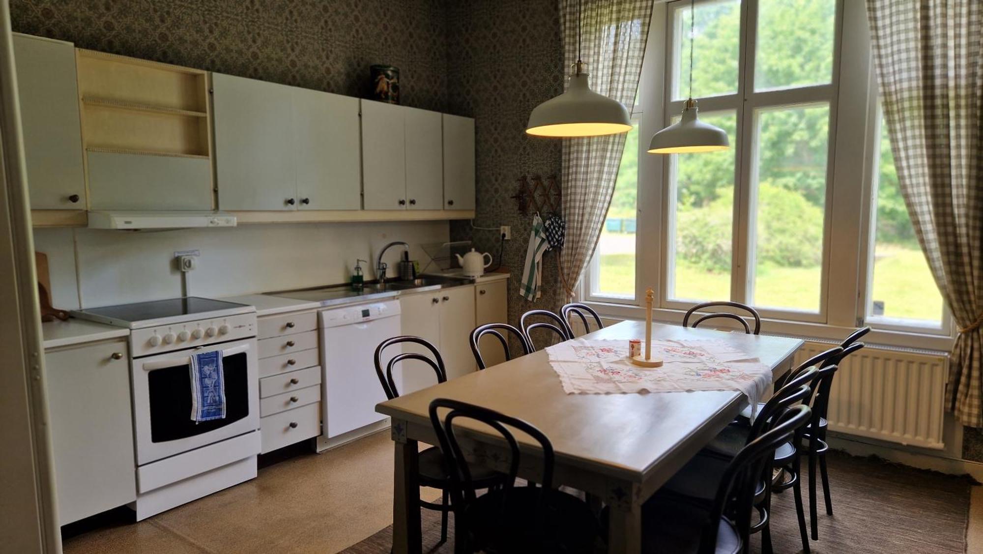 Naeaes Slott Vendégház Floda Kültér fotó