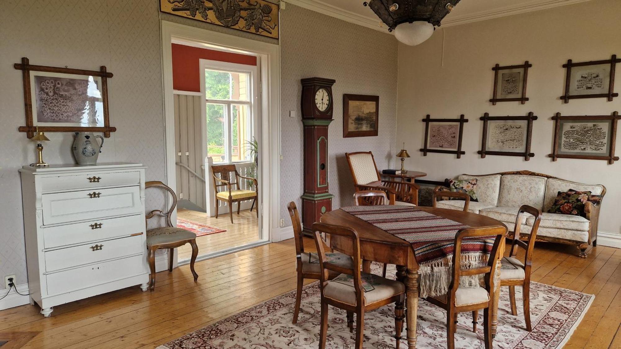 Naeaes Slott Vendégház Floda Kültér fotó