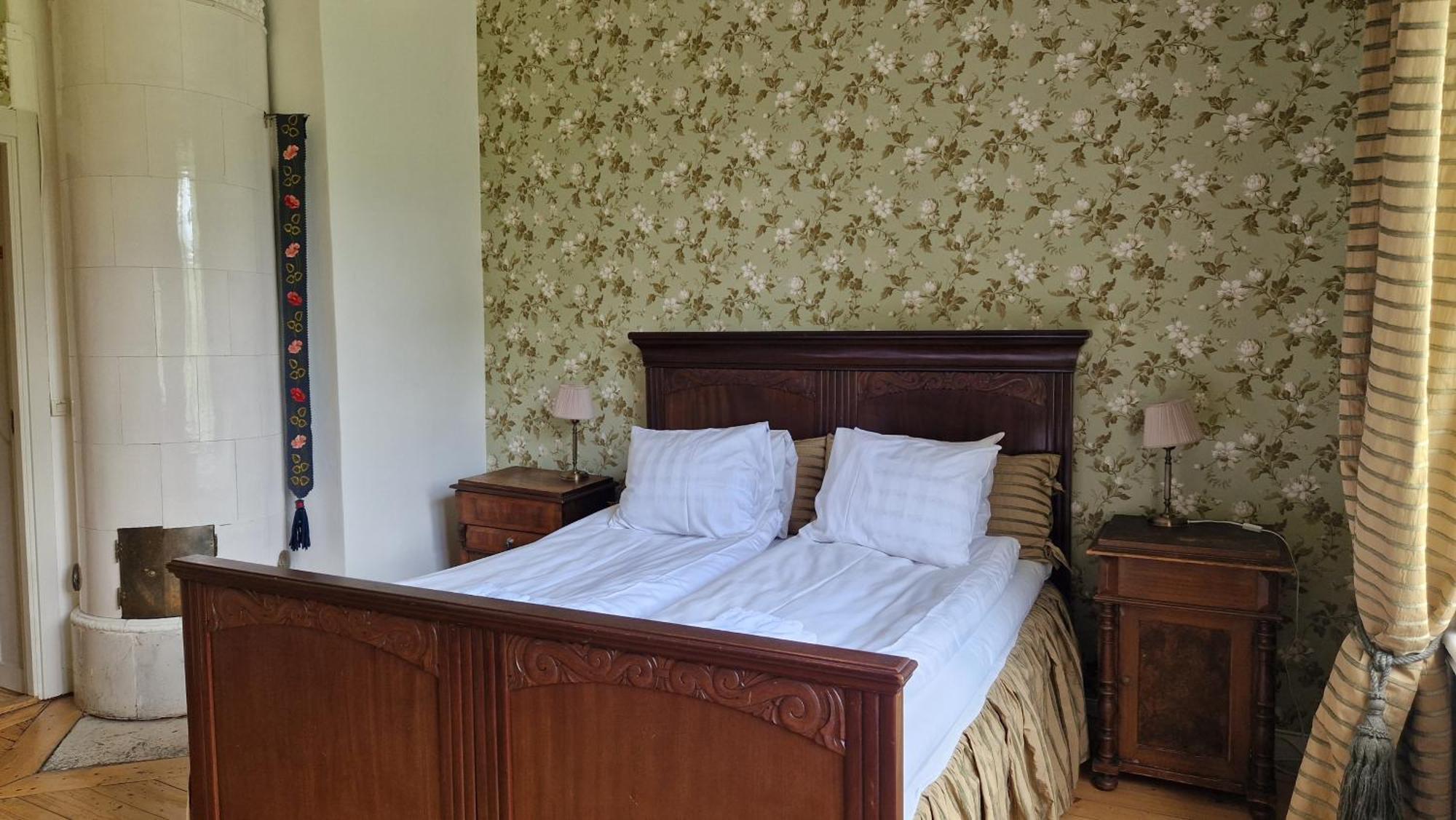 Naeaes Slott Vendégház Floda Kültér fotó