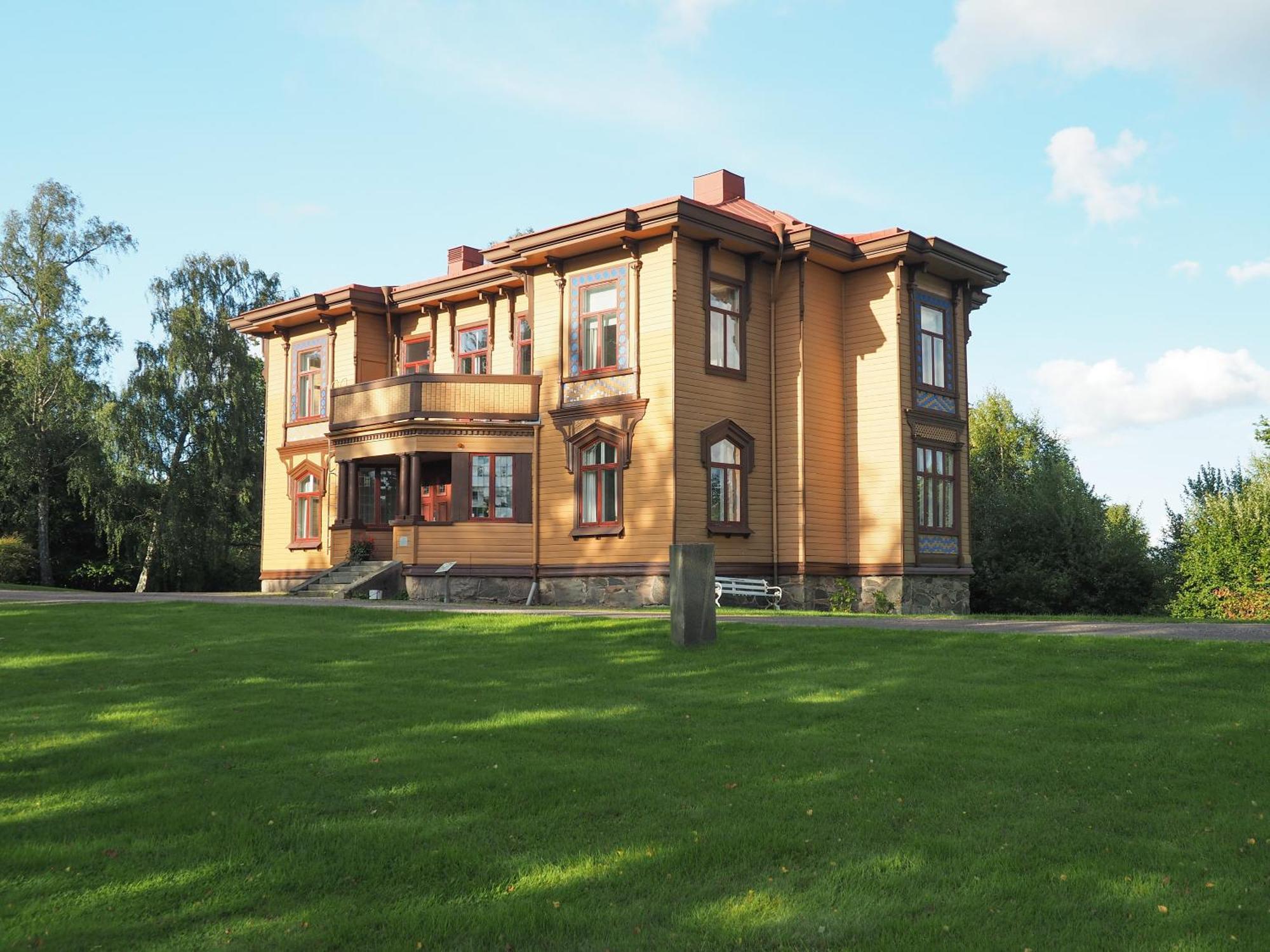 Naeaes Slott Vendégház Floda Kültér fotó