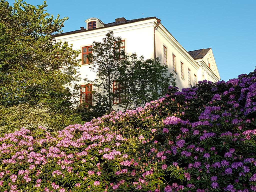 Naeaes Slott Vendégház Floda Kültér fotó